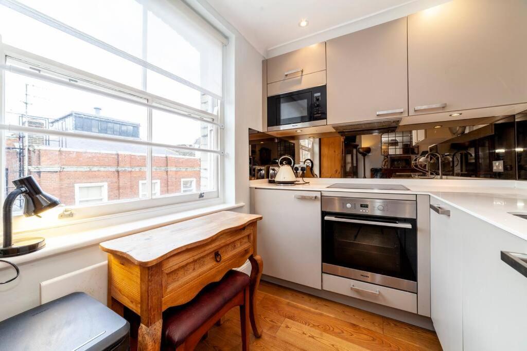 ロンドンOutstanding Antique 1Br Flat In Sohoアパートメント エクステリア 写真
