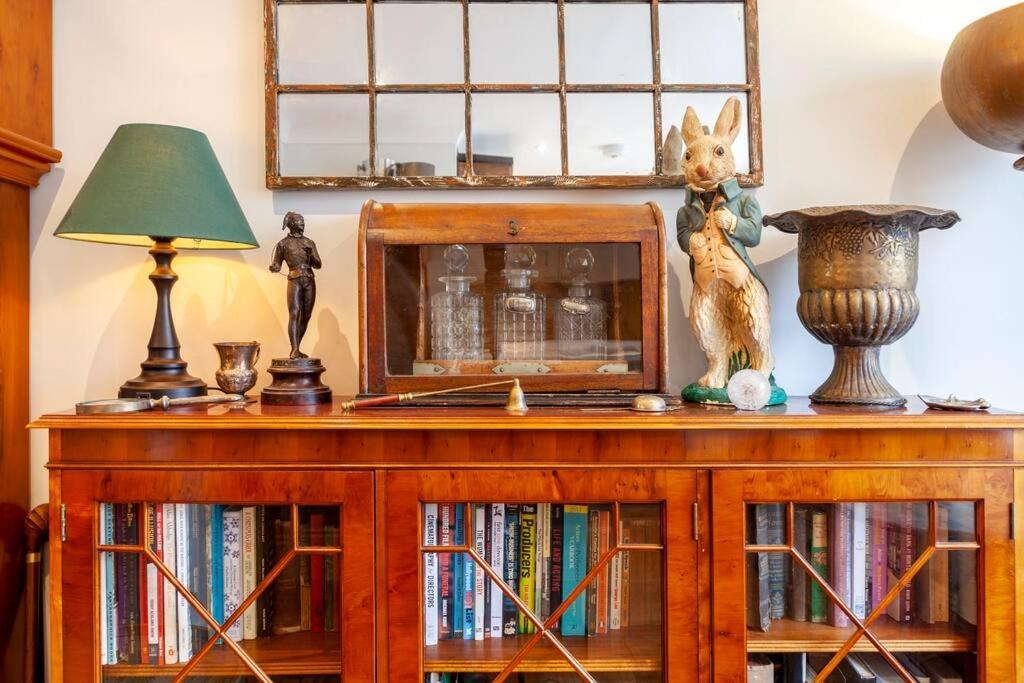 ロンドンOutstanding Antique 1Br Flat In Sohoアパートメント エクステリア 写真