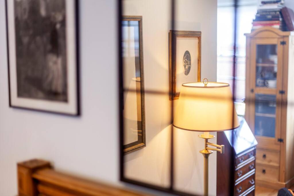ロンドンOutstanding Antique 1Br Flat In Sohoアパートメント エクステリア 写真