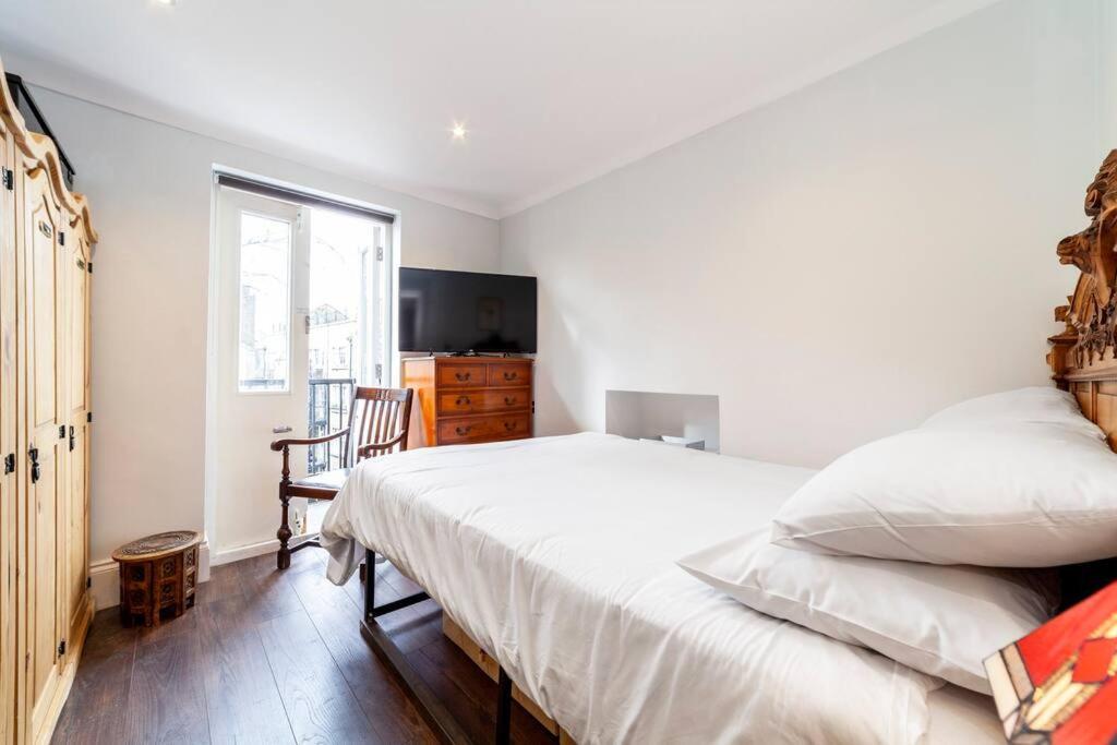 ロンドンOutstanding Antique 1Br Flat In Sohoアパートメント エクステリア 写真