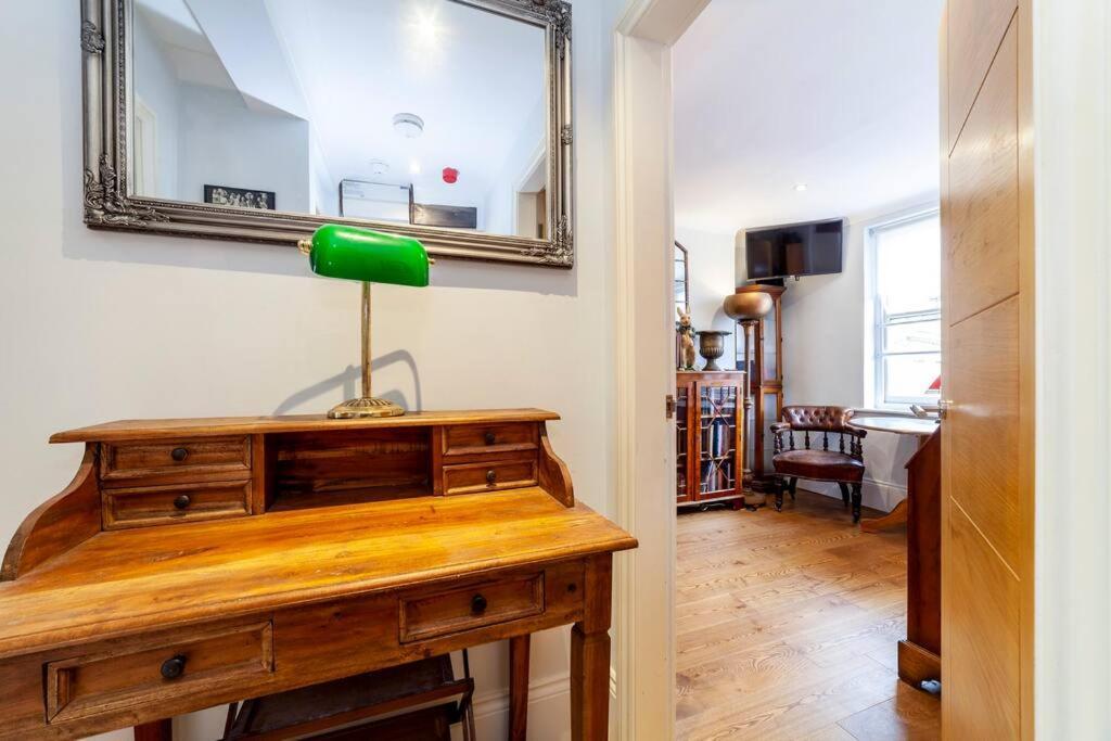 ロンドンOutstanding Antique 1Br Flat In Sohoアパートメント エクステリア 写真