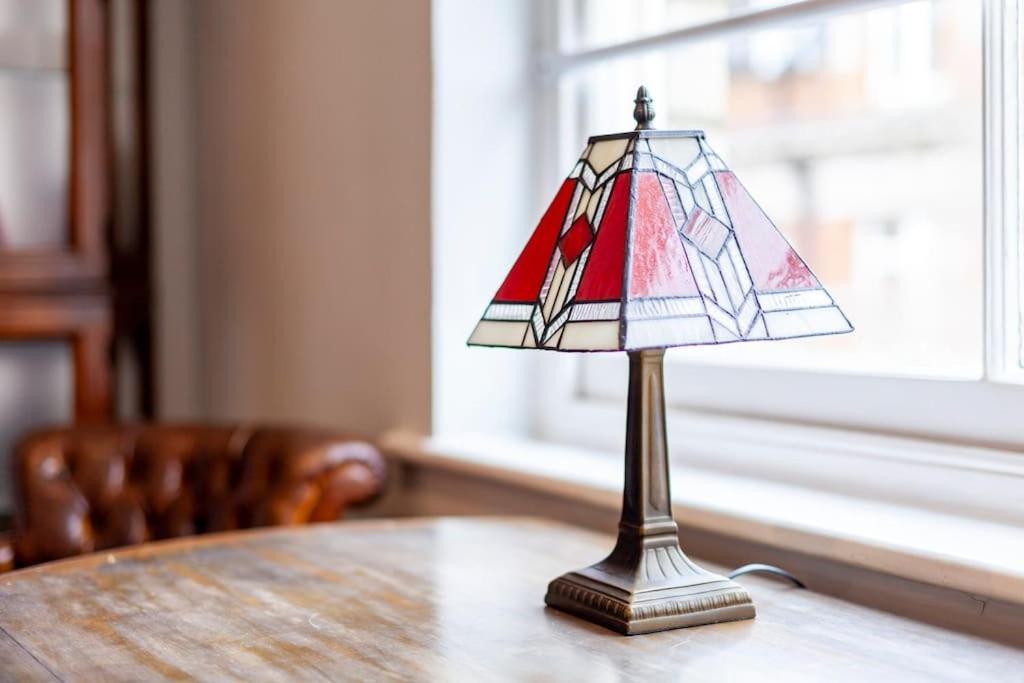 ロンドンOutstanding Antique 1Br Flat In Sohoアパートメント エクステリア 写真