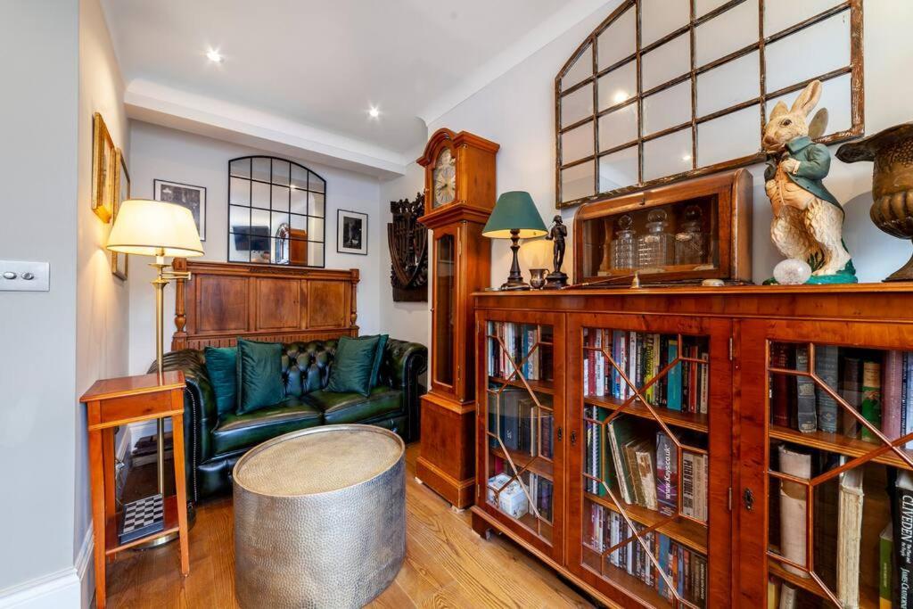 ロンドンOutstanding Antique 1Br Flat In Sohoアパートメント エクステリア 写真
