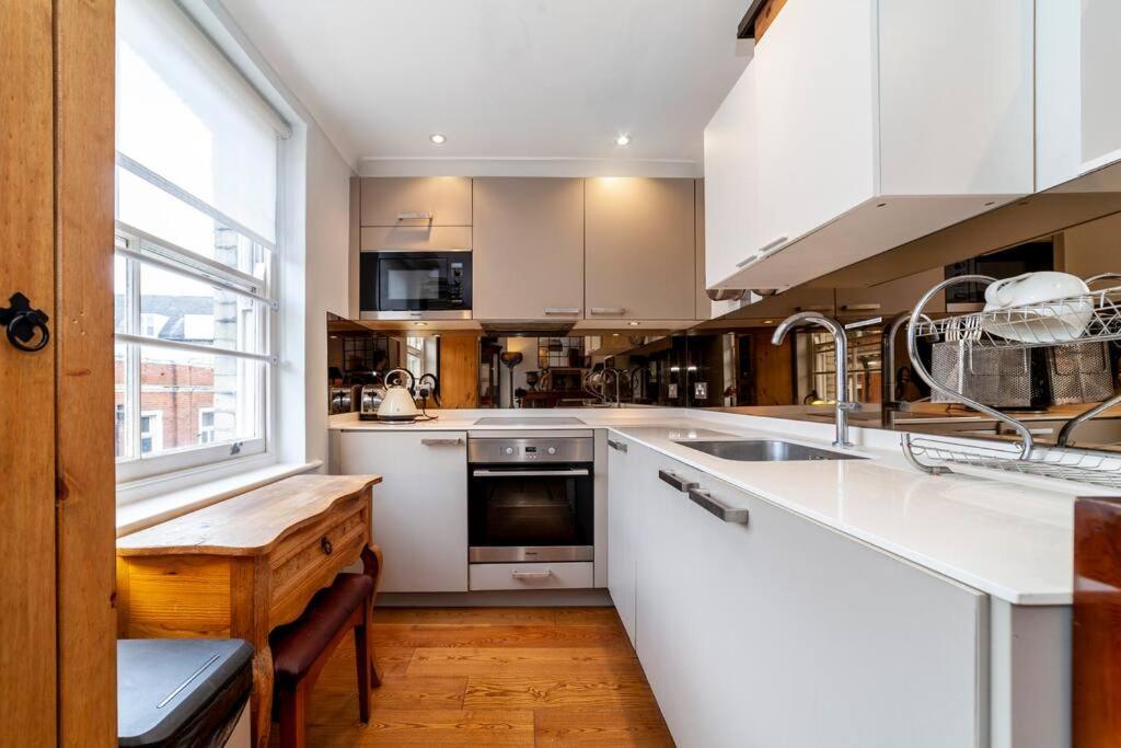 ロンドンOutstanding Antique 1Br Flat In Sohoアパートメント エクステリア 写真