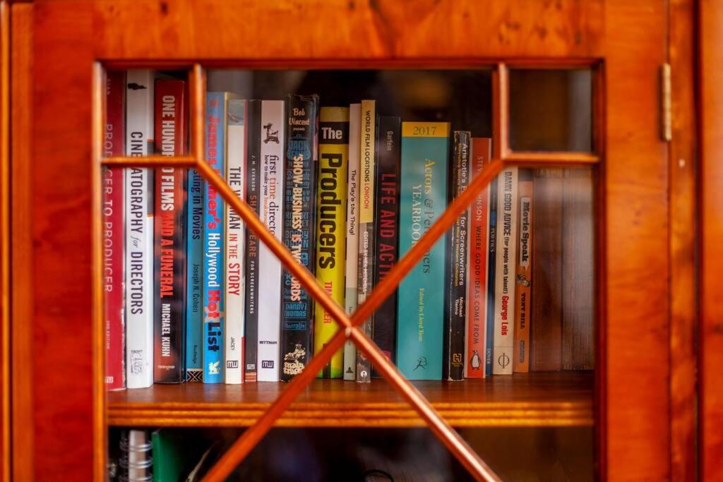 ロンドンOutstanding Antique 1Br Flat In Sohoアパートメント エクステリア 写真